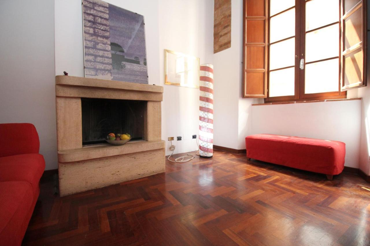 Logge Del Papa Apartment Siena Exterior photo