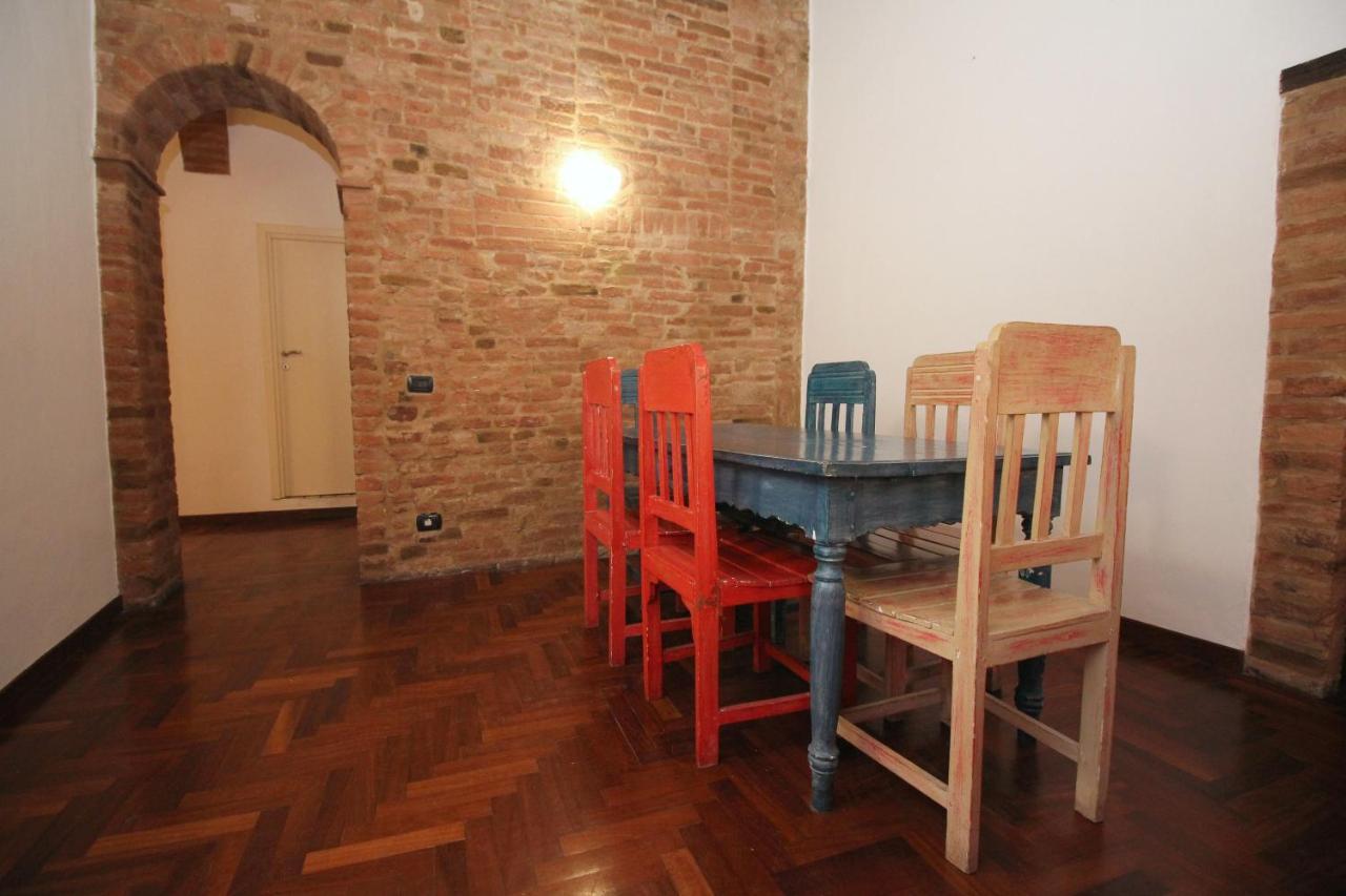 Logge Del Papa Apartment Siena Exterior photo