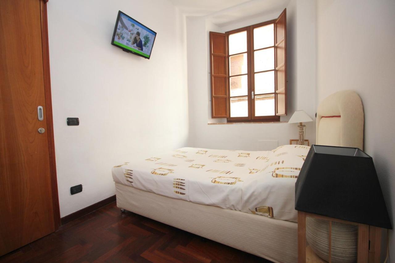Logge Del Papa Apartment Siena Exterior photo