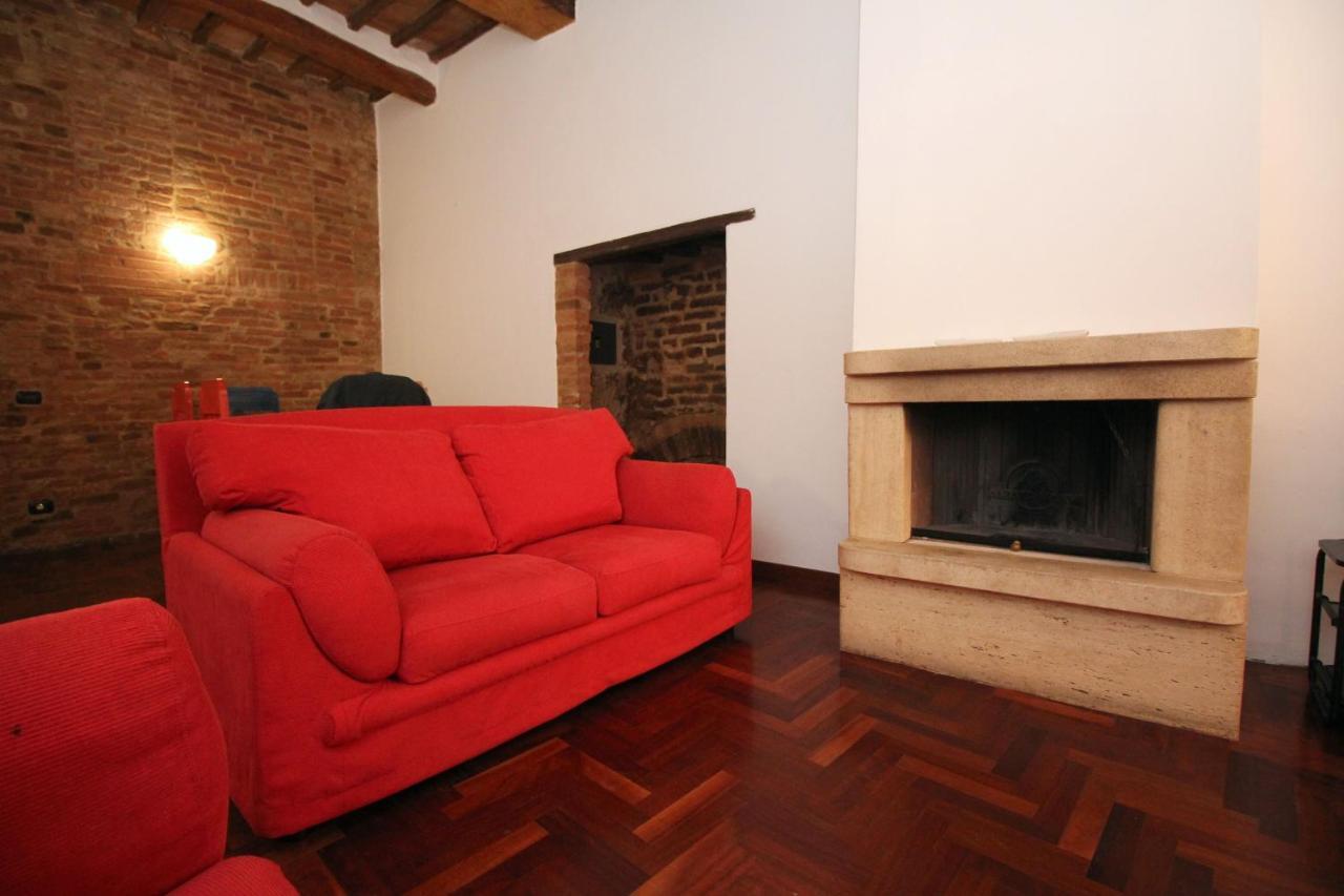 Logge Del Papa Apartment Siena Exterior photo